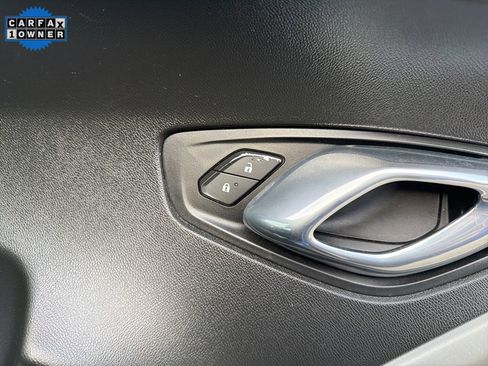 Used 2018 Chevrolet Camaro LT w/ Technology Package image 15
