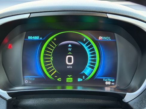 Used 2017 Chevrolet Volt LT w/ Comfort Package image 18