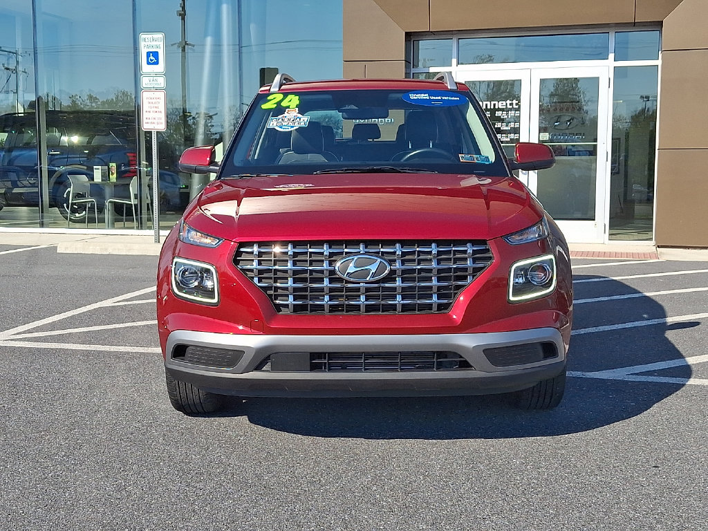 Used 2024 Hyundai Venue Limited FWD image 2