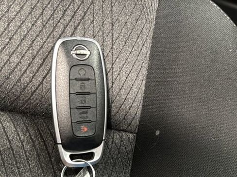 Used 2024 Nissan Rogue SV AWD/4WD image 36
