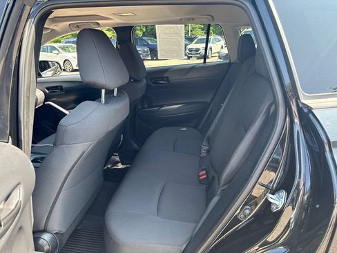 Used 2023 Toyota Corolla Cross LE w/ Moonroof Package AWD/4WD image 17