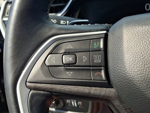Certified 2022 Jeep Grand Cherokee L Limited AWD/4WD image 23