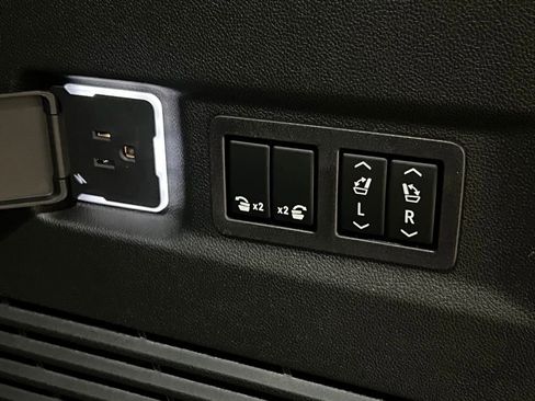 New 2026 GMC Yukon XL Elevation w/ Elevation Premium Package image 39