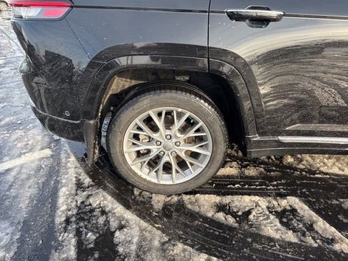 Used 2022 Jeep Grand Cherokee Summit w/ MOPAR Finishing Package image 12