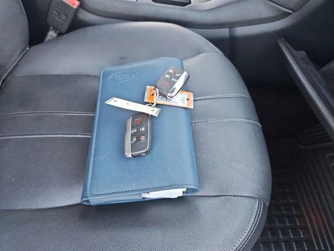 Used 2016 Land Rover LR4 HSE Silver Edition image 27