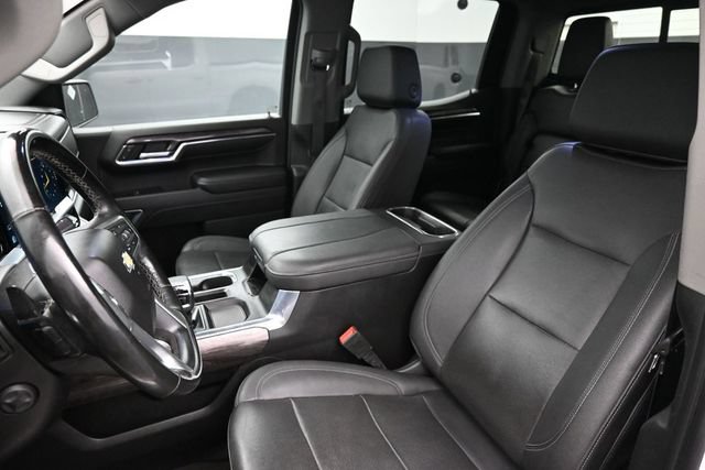 Used 2023 Chevrolet Silverado 1500 LTZ w/ LTZ Convenience Package II AWD/4WD image 16