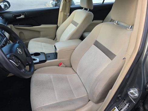 Used 2013 Toyota Camry LE image 11