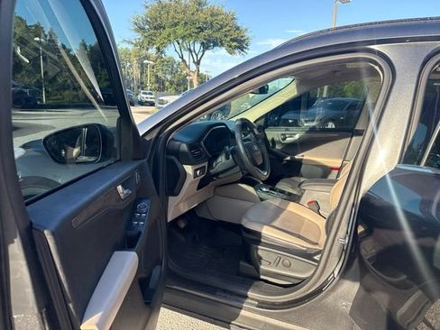 Used 2020 Ford Escape Titanium w/ Titanium Premium Package 2.0 AWD/4WD image 14