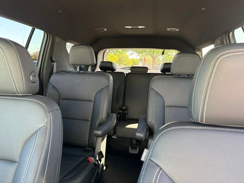 Used 2026 Chevrolet Traverse LT AWD/4WD image 16