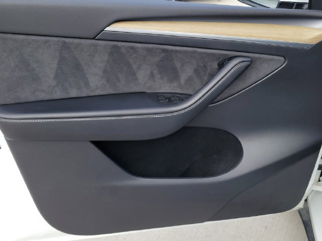 Used 2023 Tesla Model Y Long Range AWD/4WD image 10