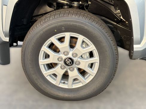 Used 2026 Toyota Tacoma SR5 AWD/4WD image 13