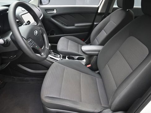 Used 2018 Kia Forte LX w/ LX Popular Package image 13