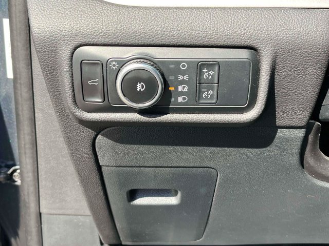 Certified 2024 Ford Explorer XLT w/ Equipment Group 202A RWD image 33
