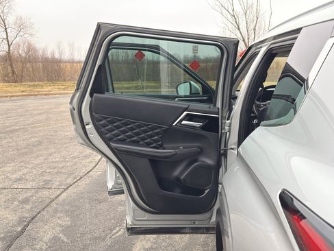 Used 2022 Mitsubishi Outlander SEL image 32