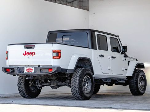 Used 2023 Jeep Gladiator Sport AWD/4WD image 3