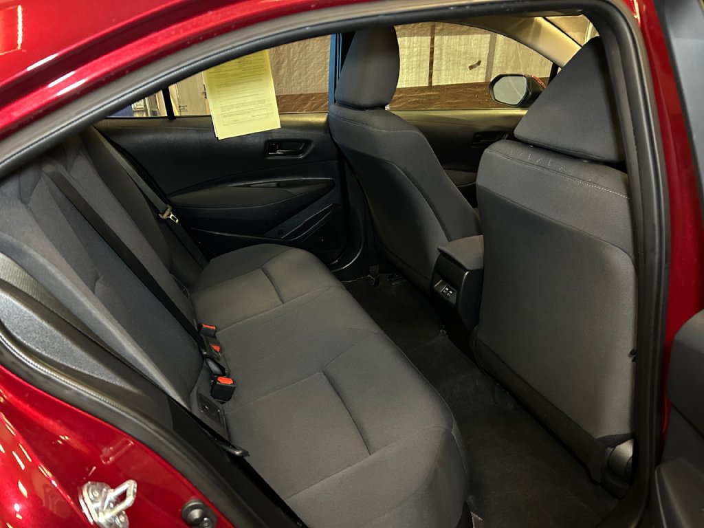 Used 2025 Toyota Corolla LE FWD image 17
