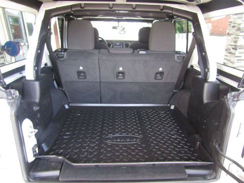 Used 2023 Jeep Wrangler Unlimited Sport AWD/4WD image 28