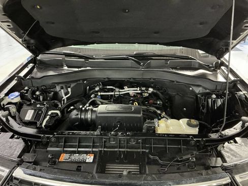 Used 2023 Ford Explorer XLT AWD/4WD image 27