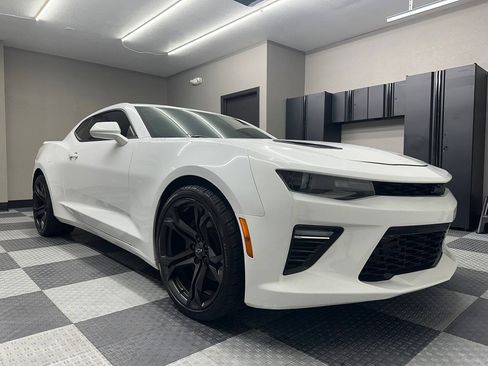 Used 2017 Chevrolet Camaro SS RWD image 10