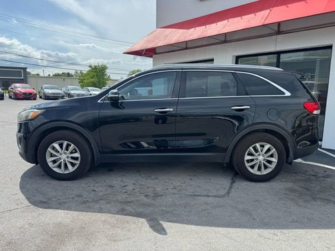 Used 2018 Kia Sorento FWD image 3