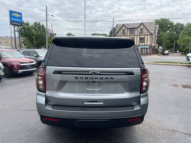 Used 2023 Chevrolet Suburban Z71 w/ Luxury Package AWD/4WD image 4