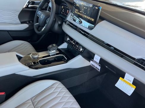 New 2026 Mitsubishi Outlander SEL FWD image 17
