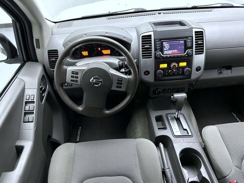 Used 2018 Nissan Frontier SV w/ Value Truck Package AWD/4WD image 14