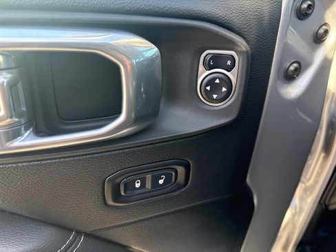 Used 2021 Jeep Gladiator Overland w/ Popular Equipment Package image 21