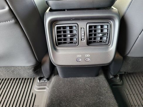 Used 2023 Toyota Crown Limited image 15