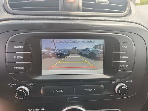 Used 2017 Kia Soul + FWD image 22
