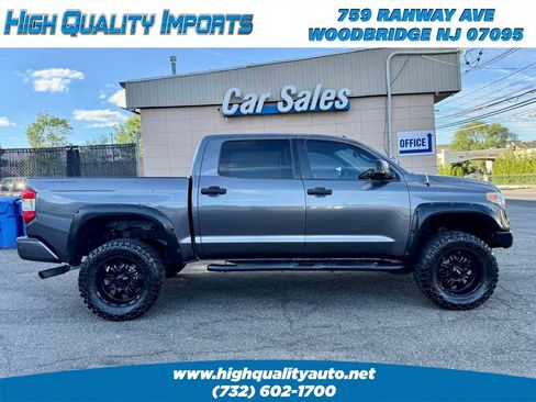 Used 2016 Toyota Tundra SR5 w/ SR5 Upgrade Package AWD/4WD image 8