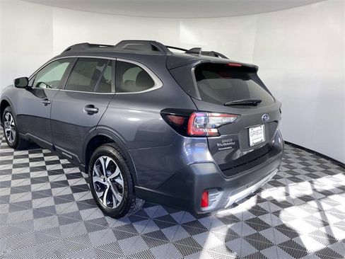 Used 2022 Subaru Outback Limited image 6