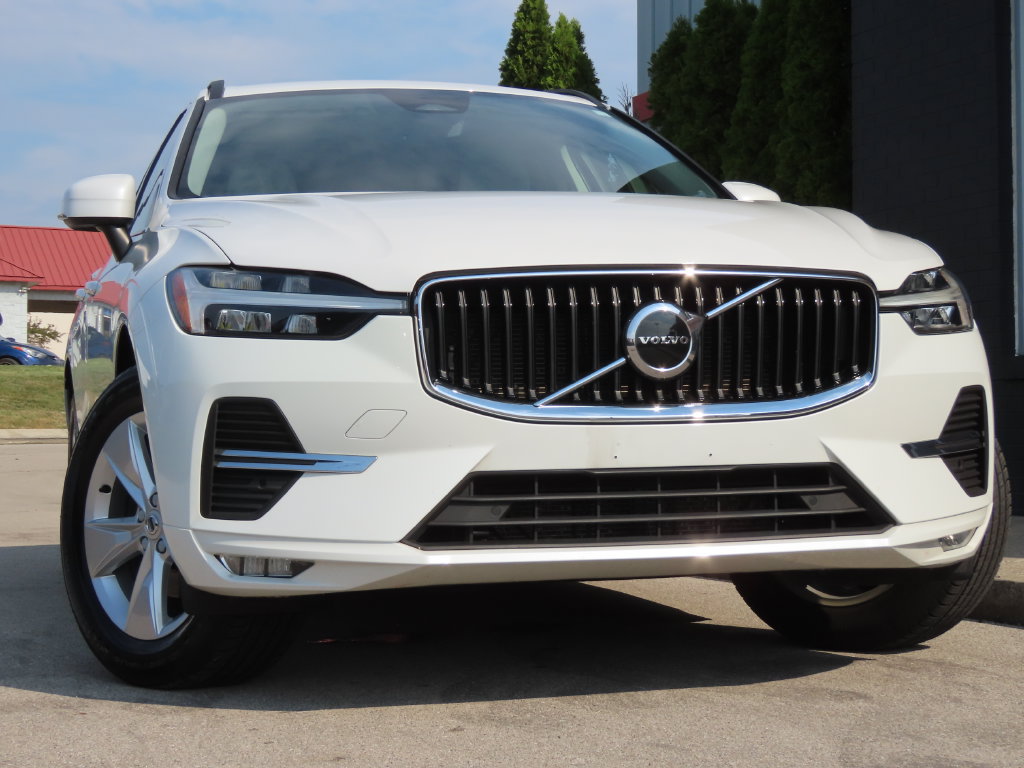Used 2022 Volvo XC60 B5 Momentum AWD/4WD image 1