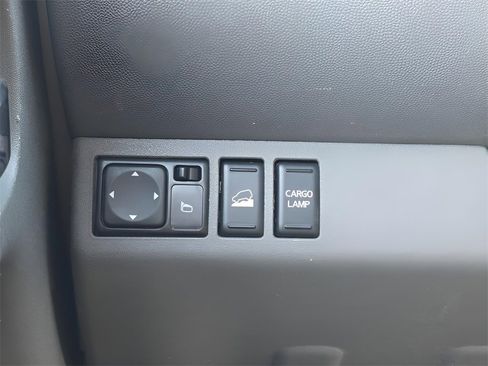 Used 2021 Nissan Frontier SV w/ Midnight Edition Floor Mats image 20