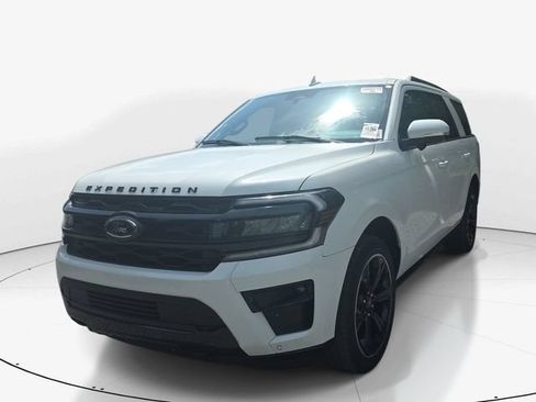 Used 2023 Ford Expedition Limited AWD/4WD image 10