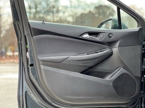 Used 2018 Chevrolet Cruze LT w/ Convenience Package image 10