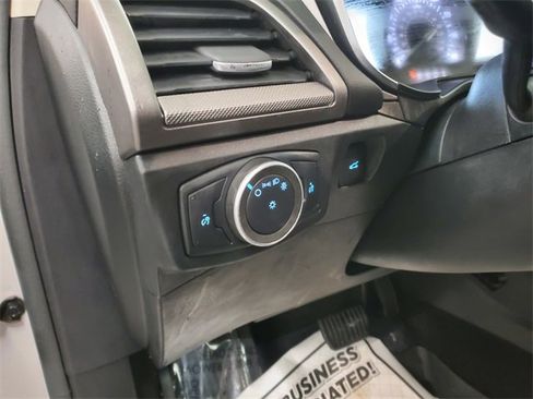 Used 2020 Ford Fusion SE image 11
