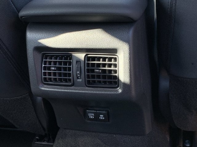 Used 2026 Toyota Camry SE FWD image 35
