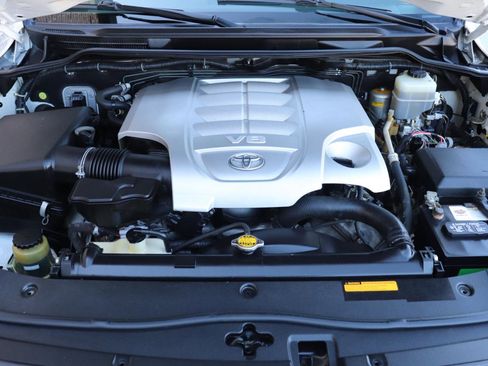 Used 2008 Toyota Land Cruiser image 80