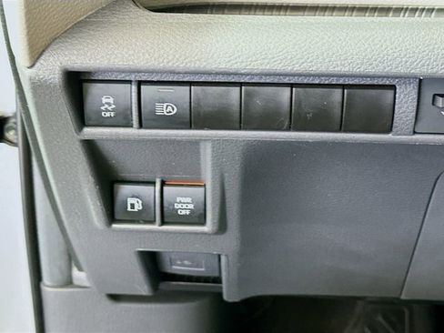 Certified 2024 Toyota Sienna XLE image 11