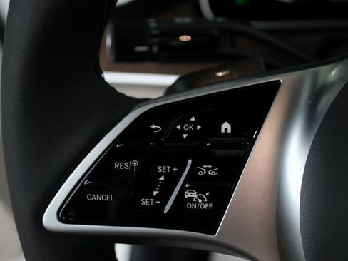 New 2025 Mercedes-Benz C 300 4MATIC Sedan image 19