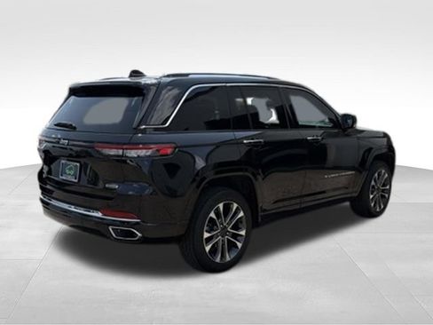 Used 2023 Jeep Grand Cherokee Overland AWD/4WD image 5