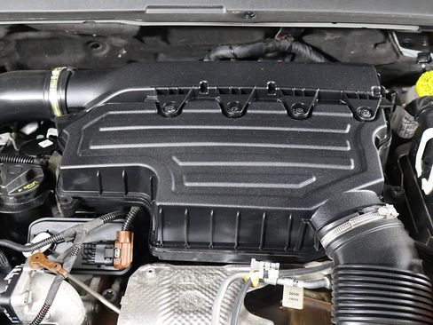 Used 2023 Jeep Renegade Latitude AWD/4WD image 15