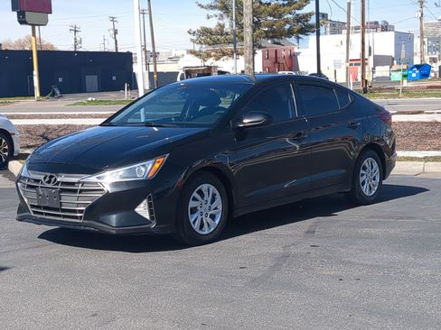 Used 2020 Hyundai Elantra SE w/ Cargo Package (C1) image 10