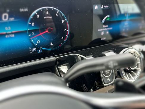 Used 2022 Mercedes-Benz GLA 250 4MATIC image 22