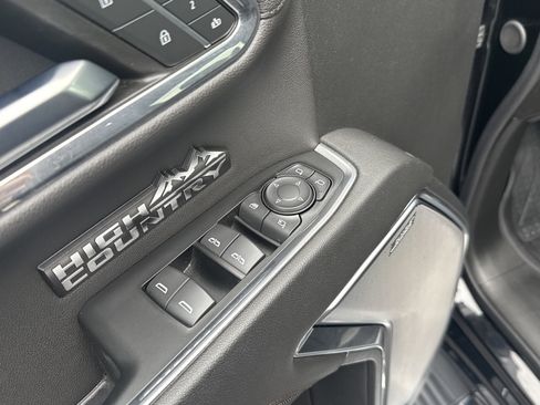 Used 2024 Chevrolet Silverado 1500 High Country w/ High Country Premium Package AWD/4WD image 17