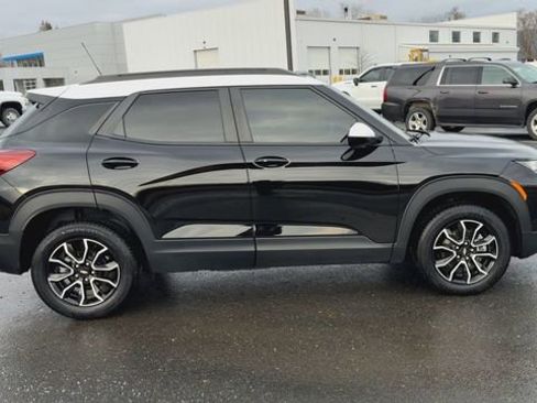 Used 2023 Chevrolet TrailBlazer ACTIV w/ Convenience Package image 9