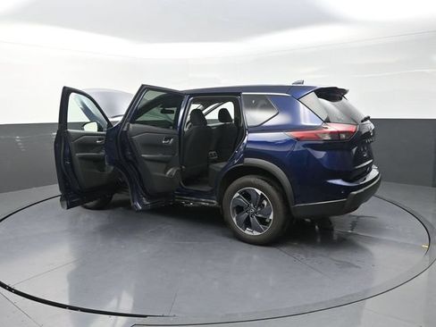 Used 2025 Nissan Rogue SV FWD image 42