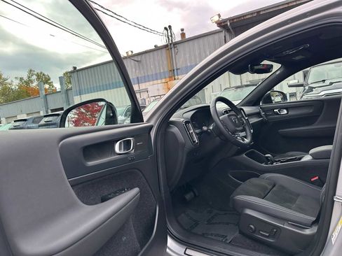Certified 2023 Volvo C40 P8 Recharge Ultimate w/ Protection Package Premier image 20