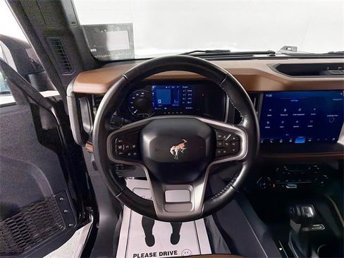 Used 2024 Ford Bronco Outer Banks image 11